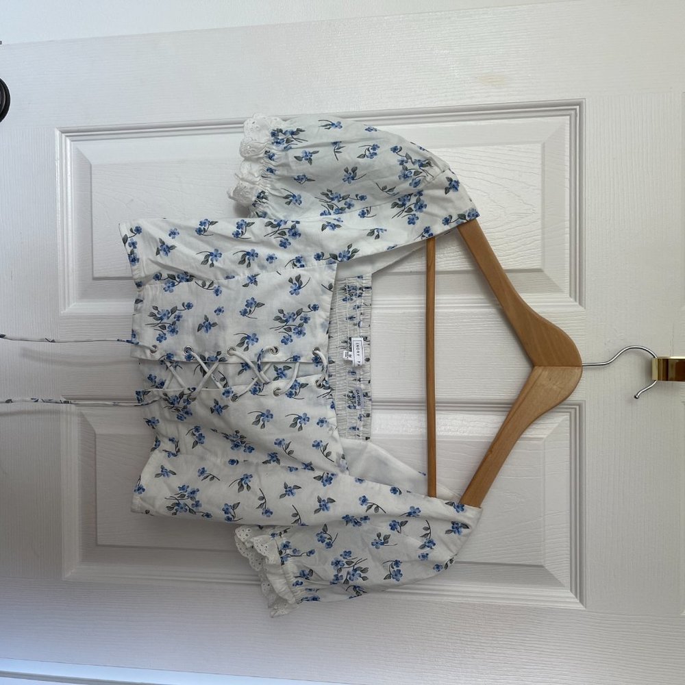 White Emory Park Crop Top with Blue Floral